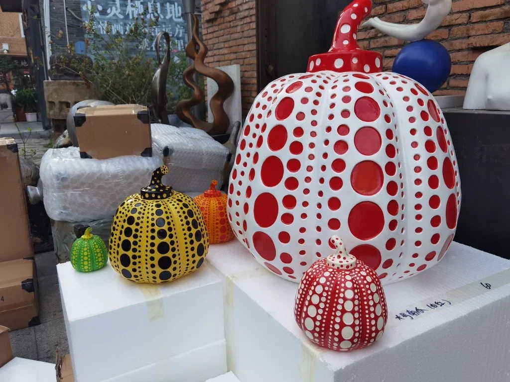 Patung Labu Kusama Yayoi Seni  - Resin Art Ocean ulasan dan harga